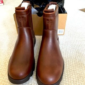 UGG Brand new in box Men’s size 10 Kennen boots